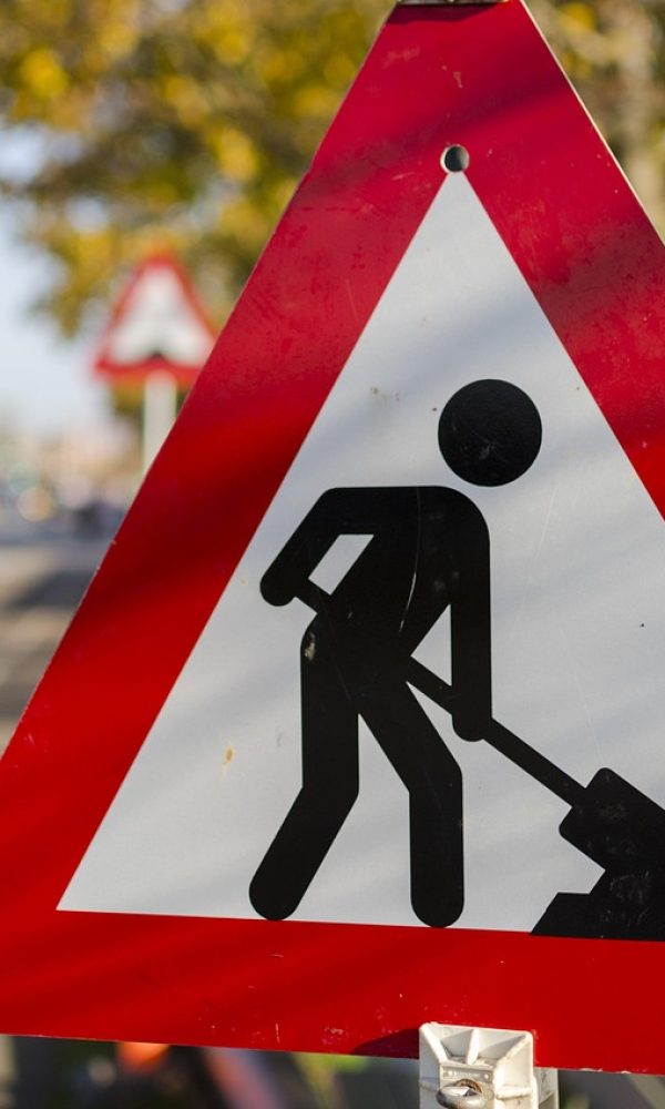 road-work-1148205_1280